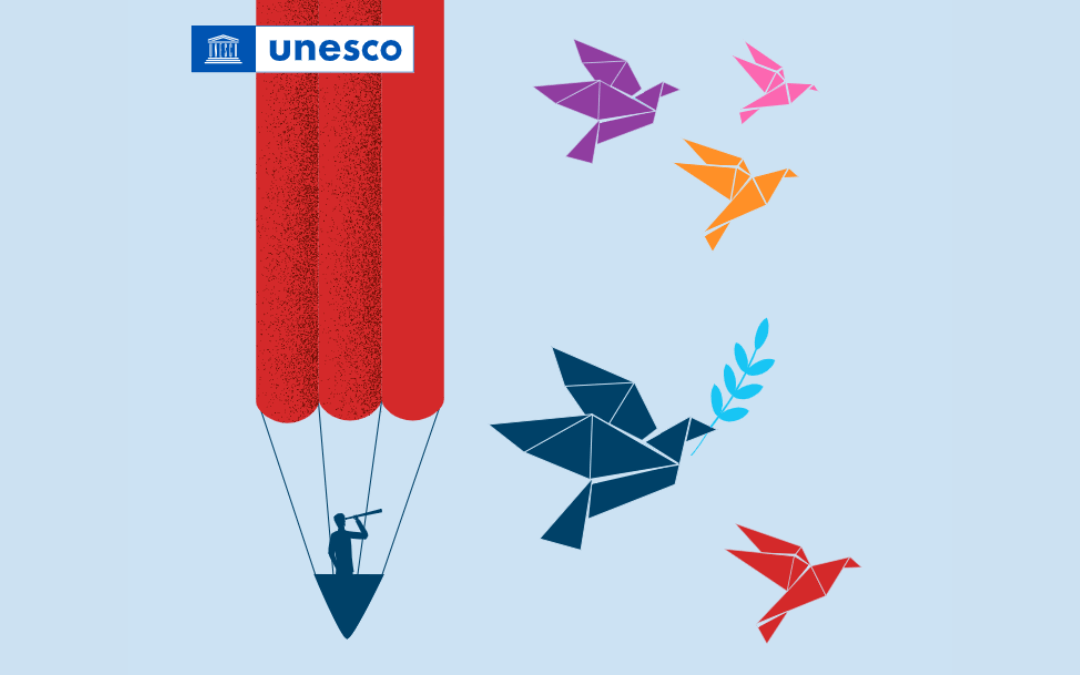 Izsek iz naslovnice publikacija The UNESCO Recommendation on Education for Peace, Human Rights and Sustainable Development: an explainer, na kateri so prikazane ptice z oljčno vejici in svinčnik, ki ponazarja pomembno vlogo izobraževanja v prizadevanjih za trajni mir.