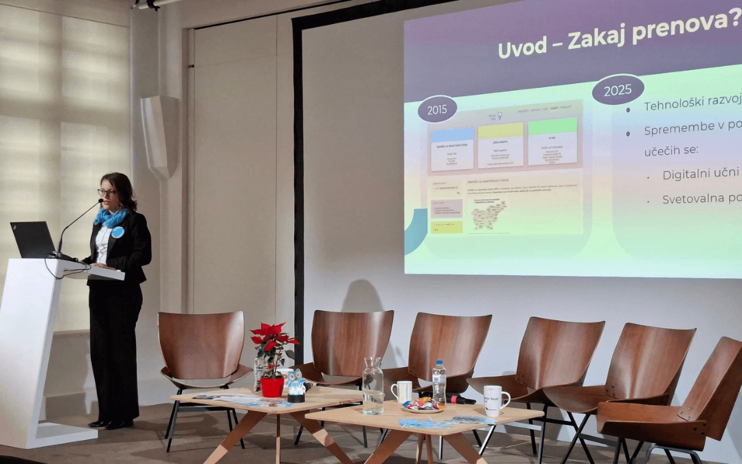 Teja Dušak predstavlja Virtualno SSU na dogodku 30 let Središč za samostojno učenje – učenje po meri odraslega: včeraj, danes, jutri.