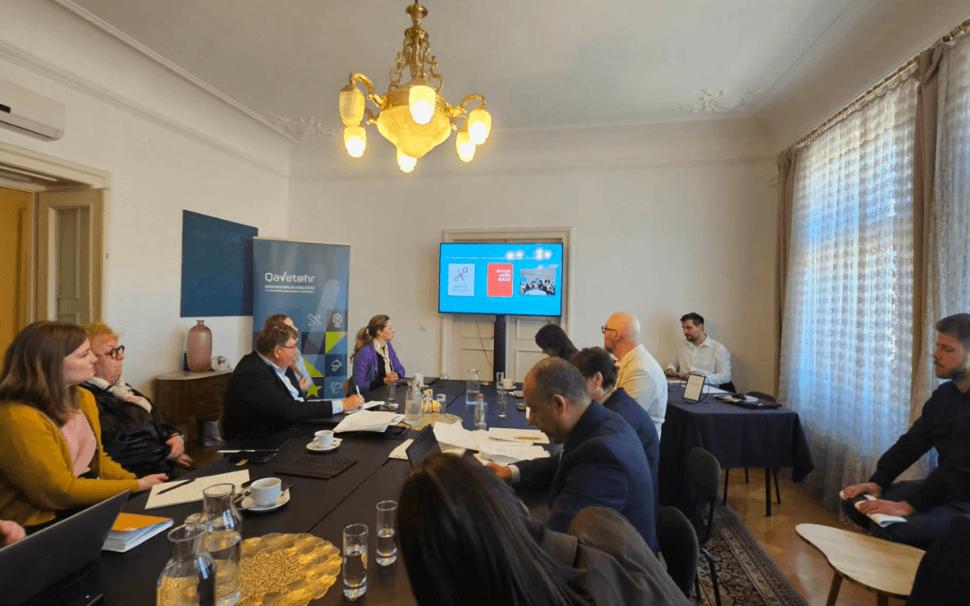 Mednarodna_kolegialna_presoja_na_Hrvaskem Fotografija z mednarodne kolegialne presoje na temo samoevalvacije in zunanje evalvacije kakovosti v poklicnem in strokovnem izobraževanju odraslih., ki je bila 9. in 10. 4. 2026 v Zagrebu.